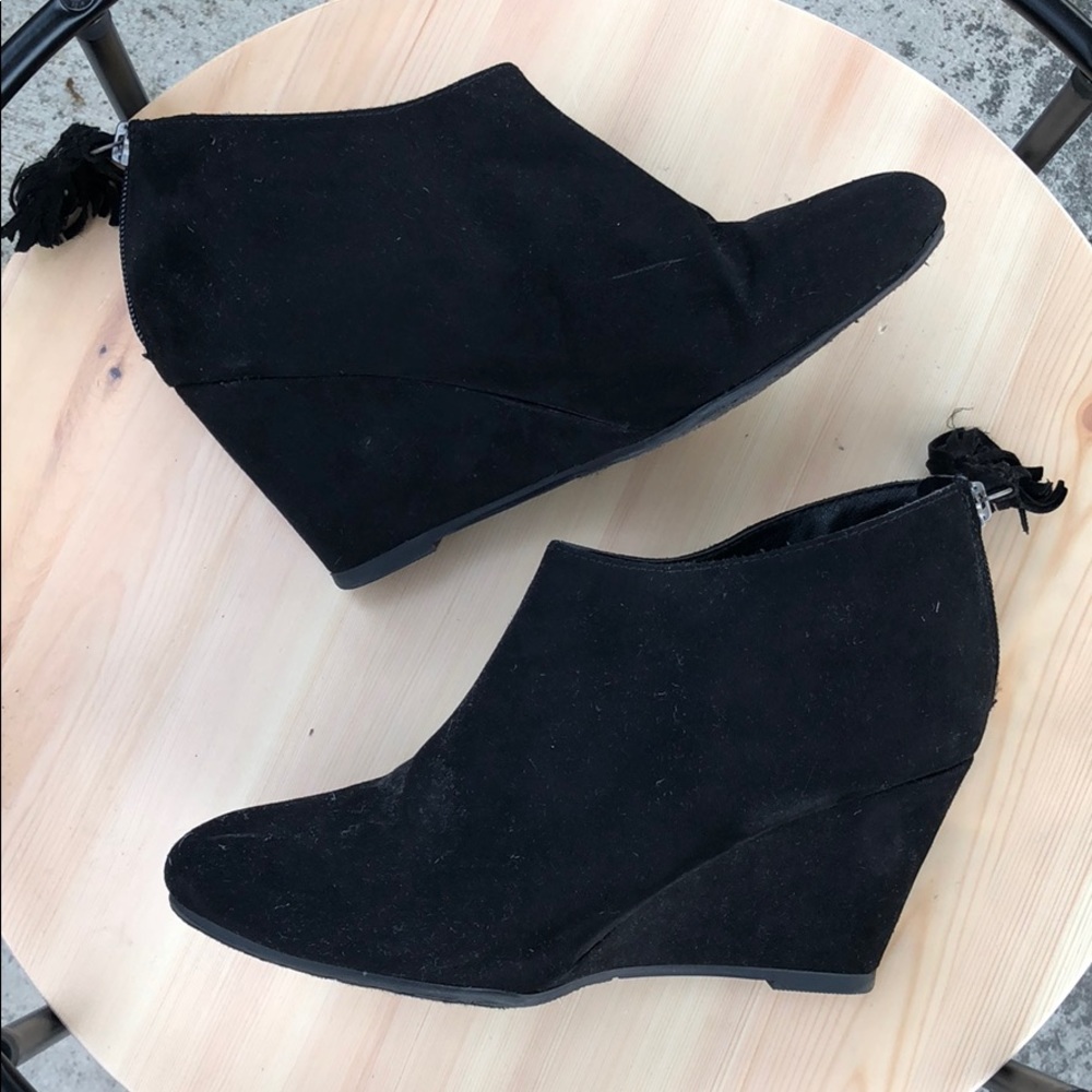 CL BY LAUNDRY WEDGE ANKLE BOOTS